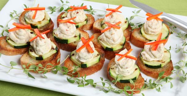 A plate of tuscan herb bruschetta made with the Tu